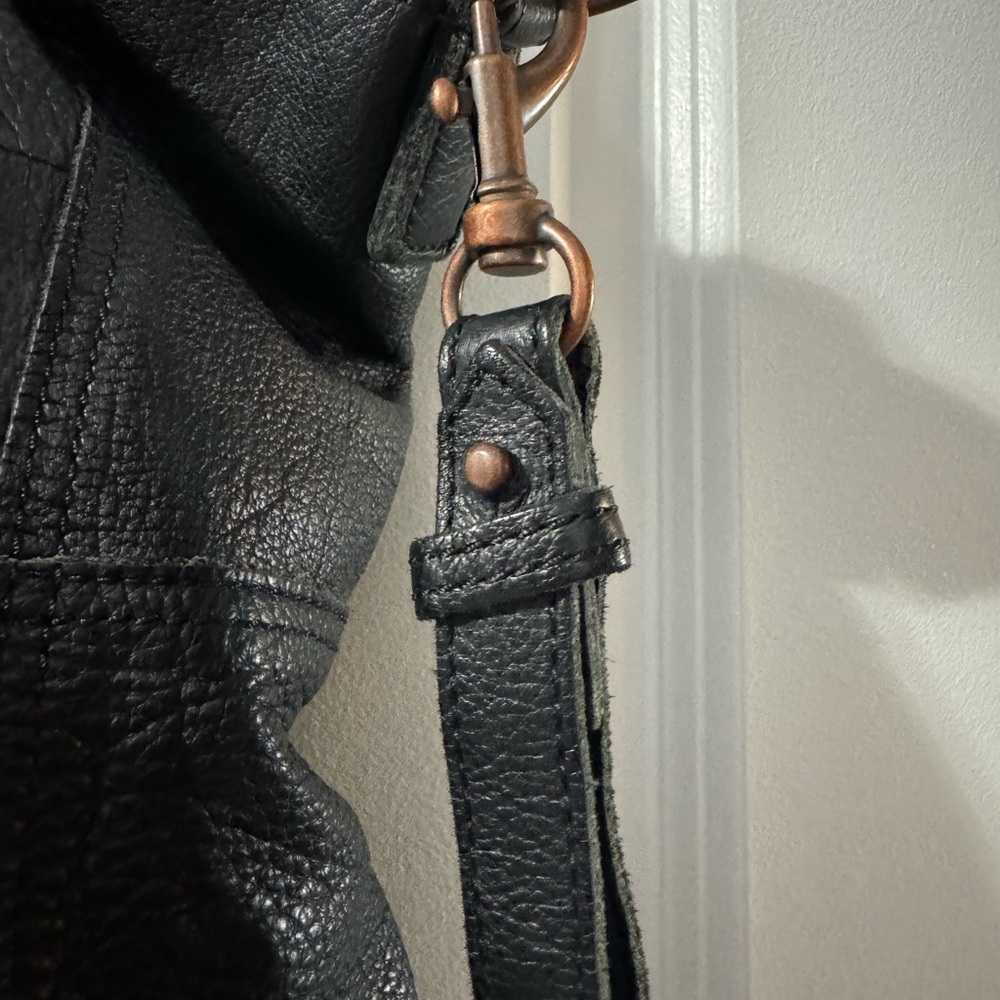 Liebeskind Black Leather Shoulder Bag - Picture 4 of 6